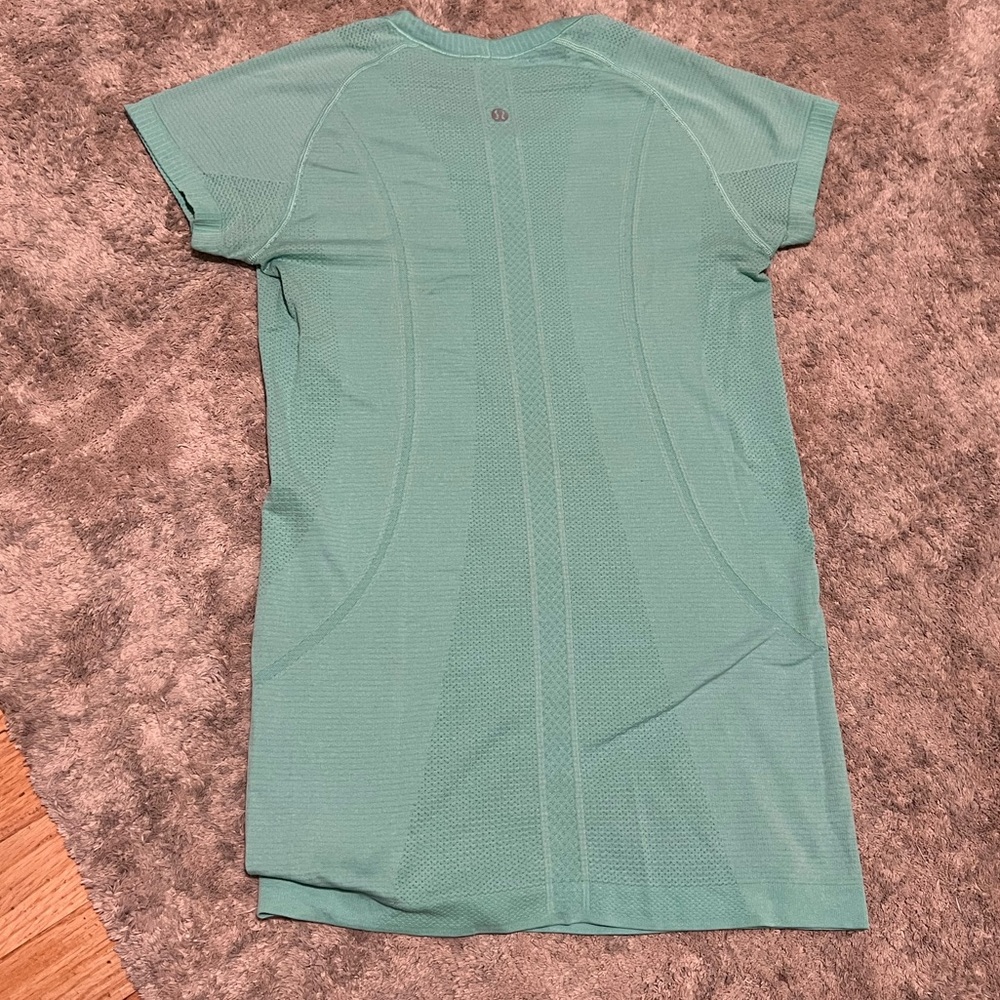 Green/teal Lululemon t shirt